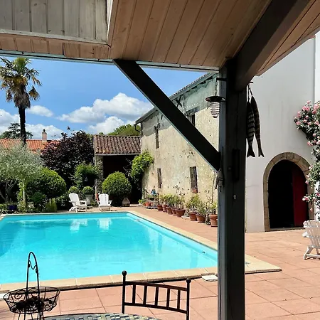 Le Relais Du Puy Oda ve Kahvaltı 3*